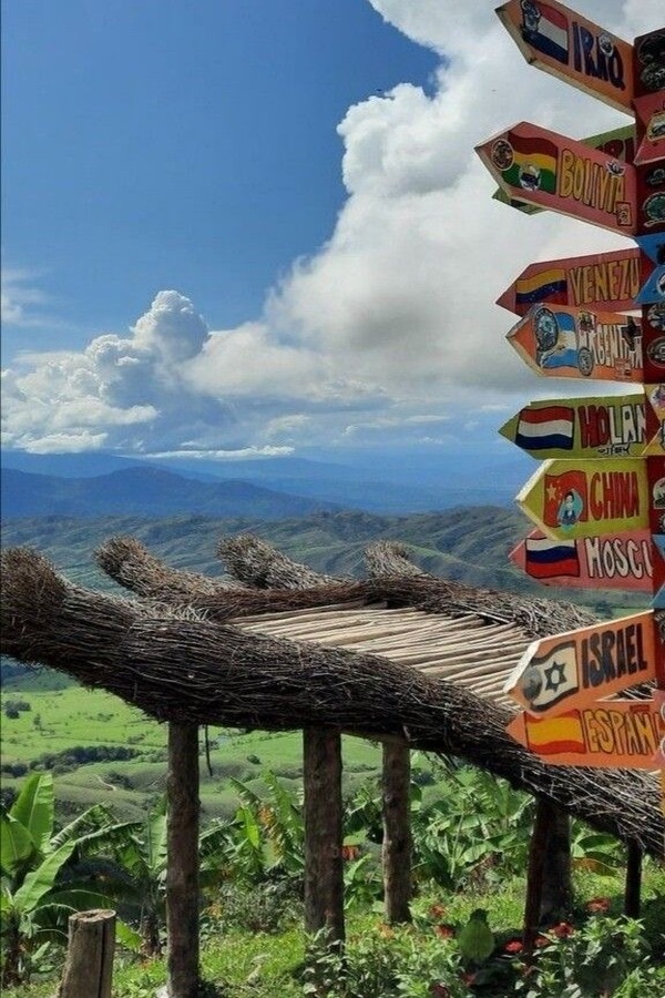 Mirador de la mano gigante Huila Mirador de la mano gigante Huila